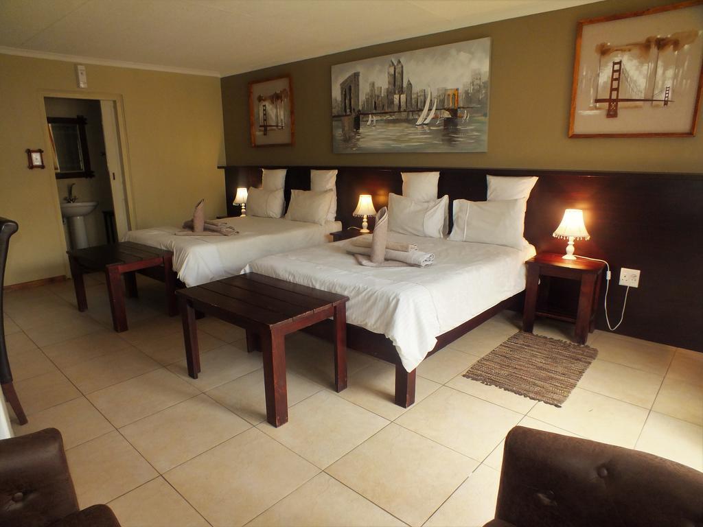 Uzuri Guesthouse Cc Windhoek Buitenkant foto
