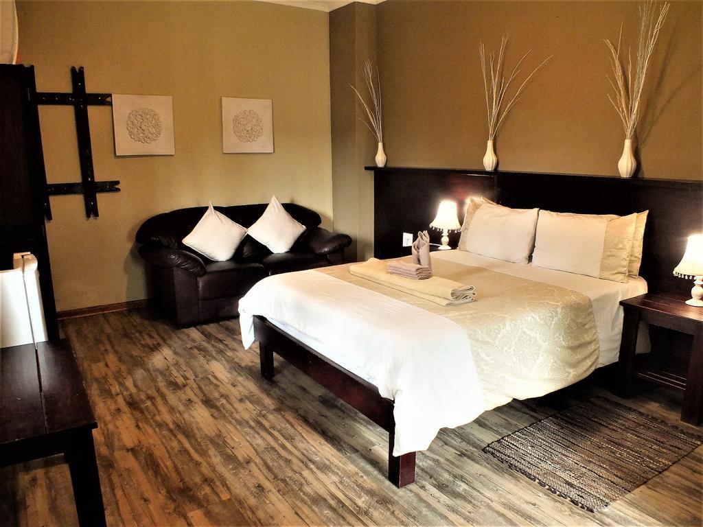 Uzuri Guesthouse Cc Windhoek Buitenkant foto