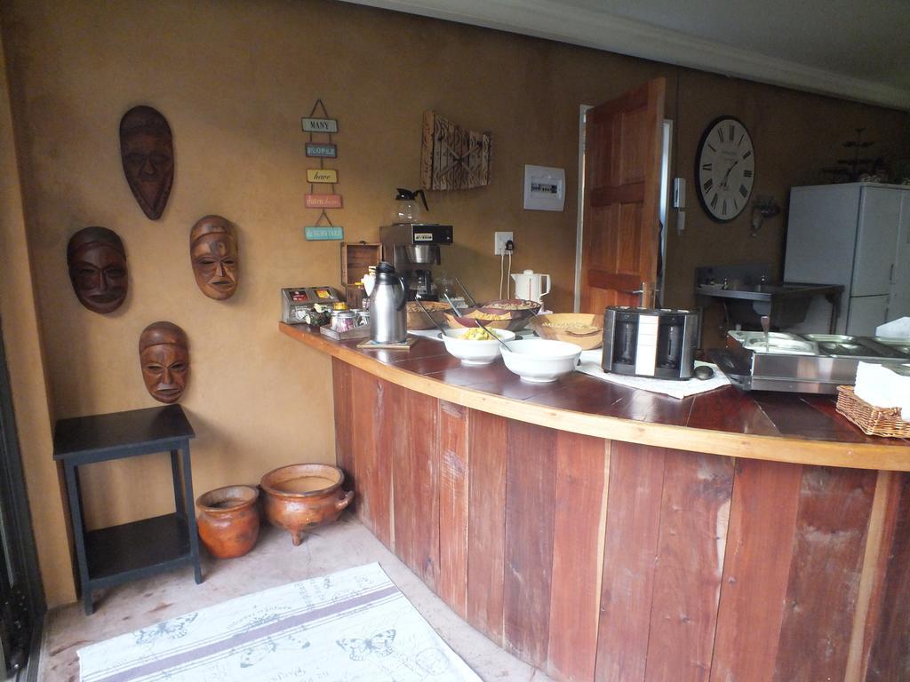 Uzuri Guesthouse Cc Windhoek Buitenkant foto