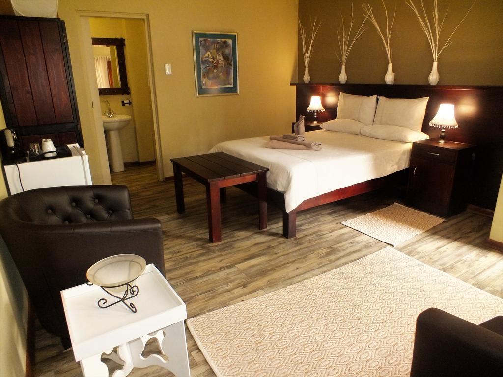 Uzuri Guesthouse Cc Windhoek Buitenkant foto