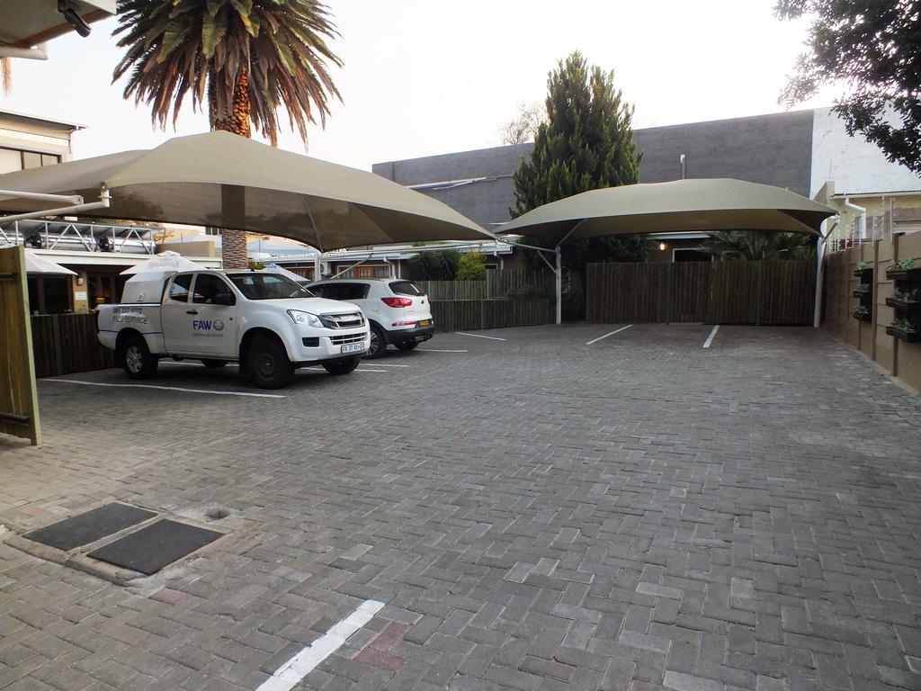 Uzuri Guesthouse Cc Windhoek Buitenkant foto