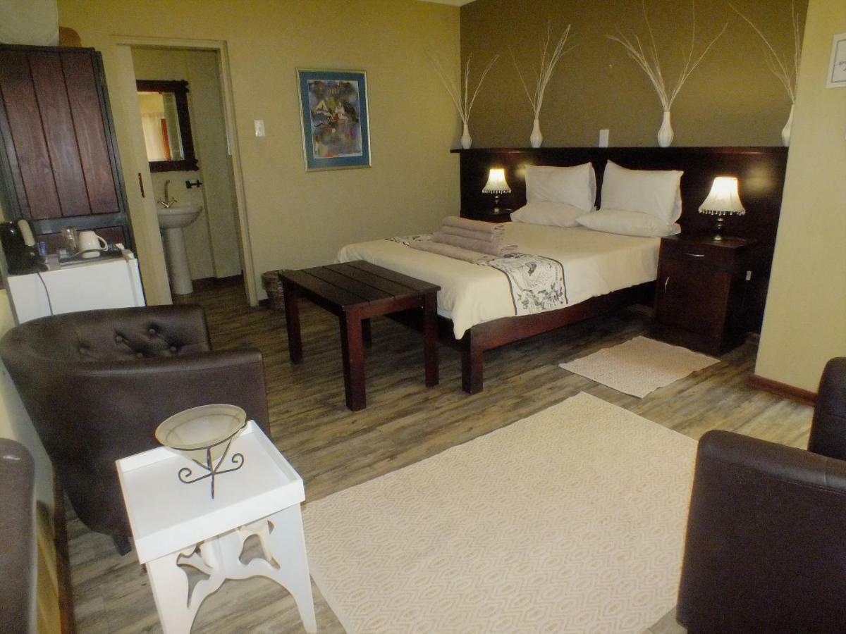 Uzuri Guesthouse Cc Windhoek Buitenkant foto